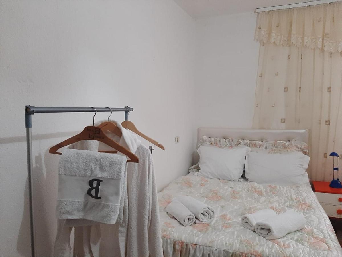 Vrenjo GuestHouse Gjirokastër Eksteriør billede