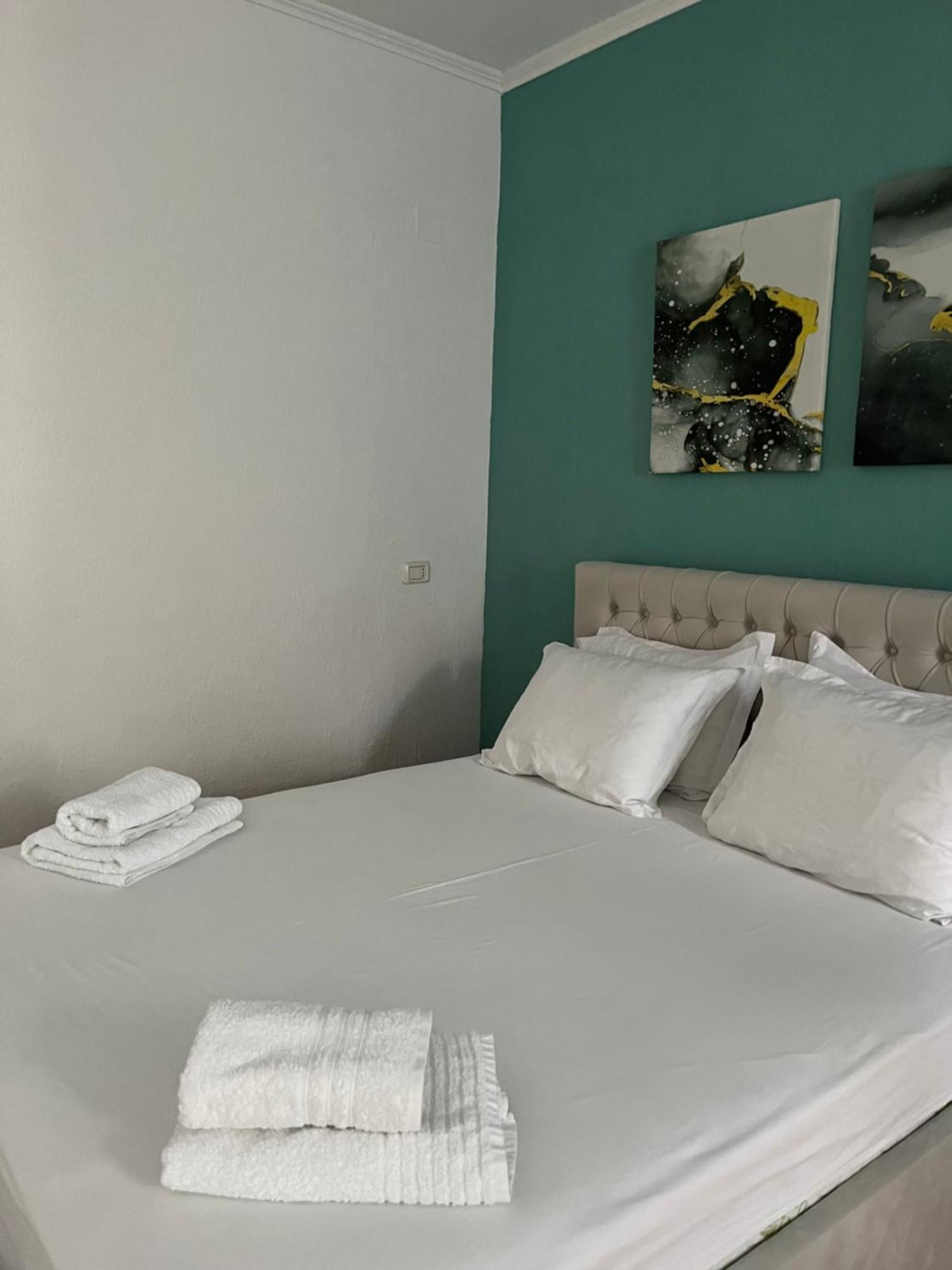 Vrenjo GuestHouse Gjirokastër Eksteriør billede